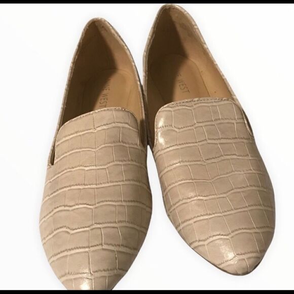 Nine West Size 7 Beige Snakeskin Look Flats Excellent Condition - Picture 3 of 4